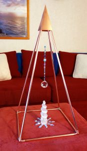 small-27-degree-copper-pyramid-with-suncatcher-and-crystals